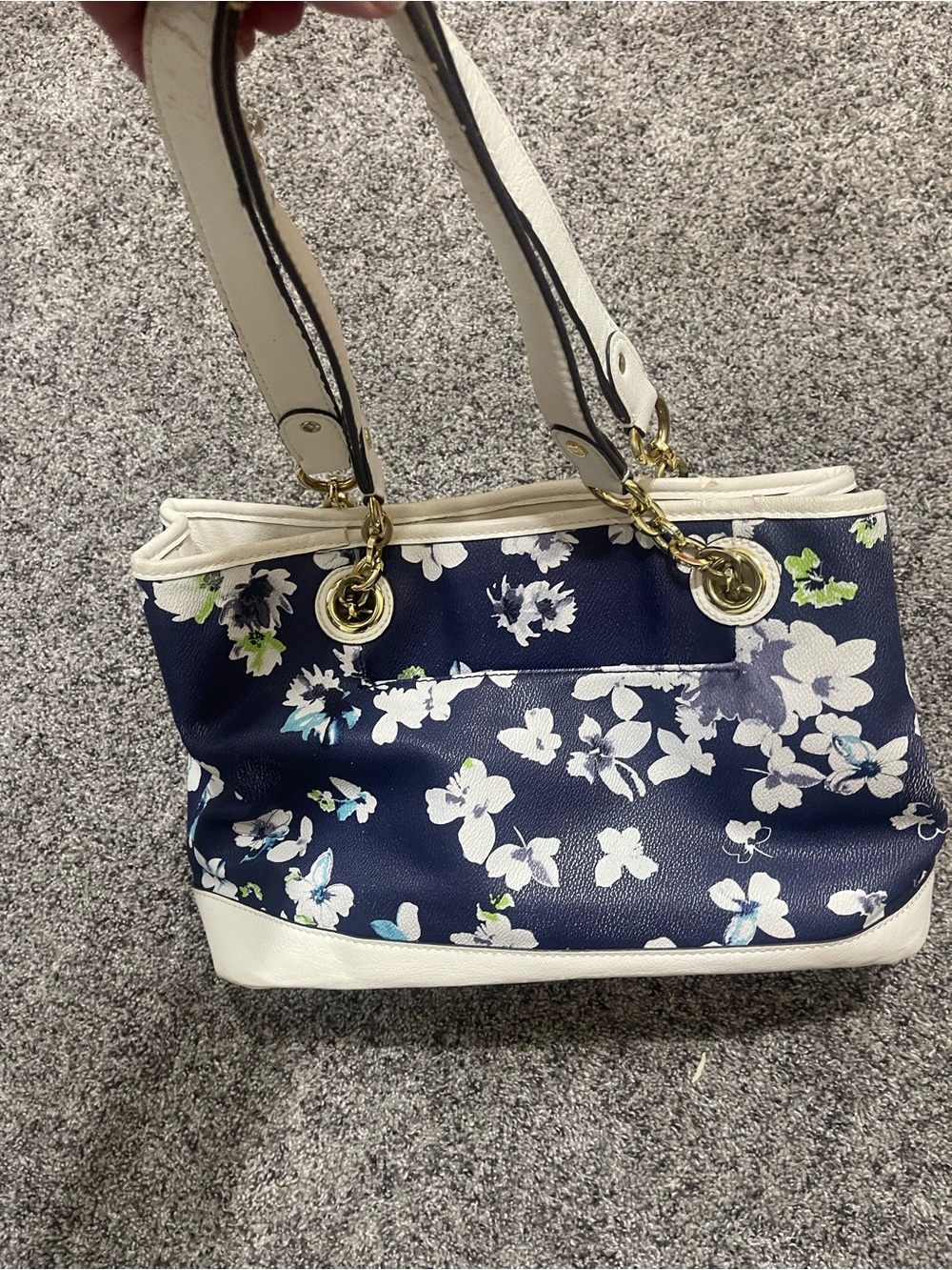 Liz Claiborne Navy Floral Shoulder Bag with White Trim and Gold Hardware - Picture 3 of 6